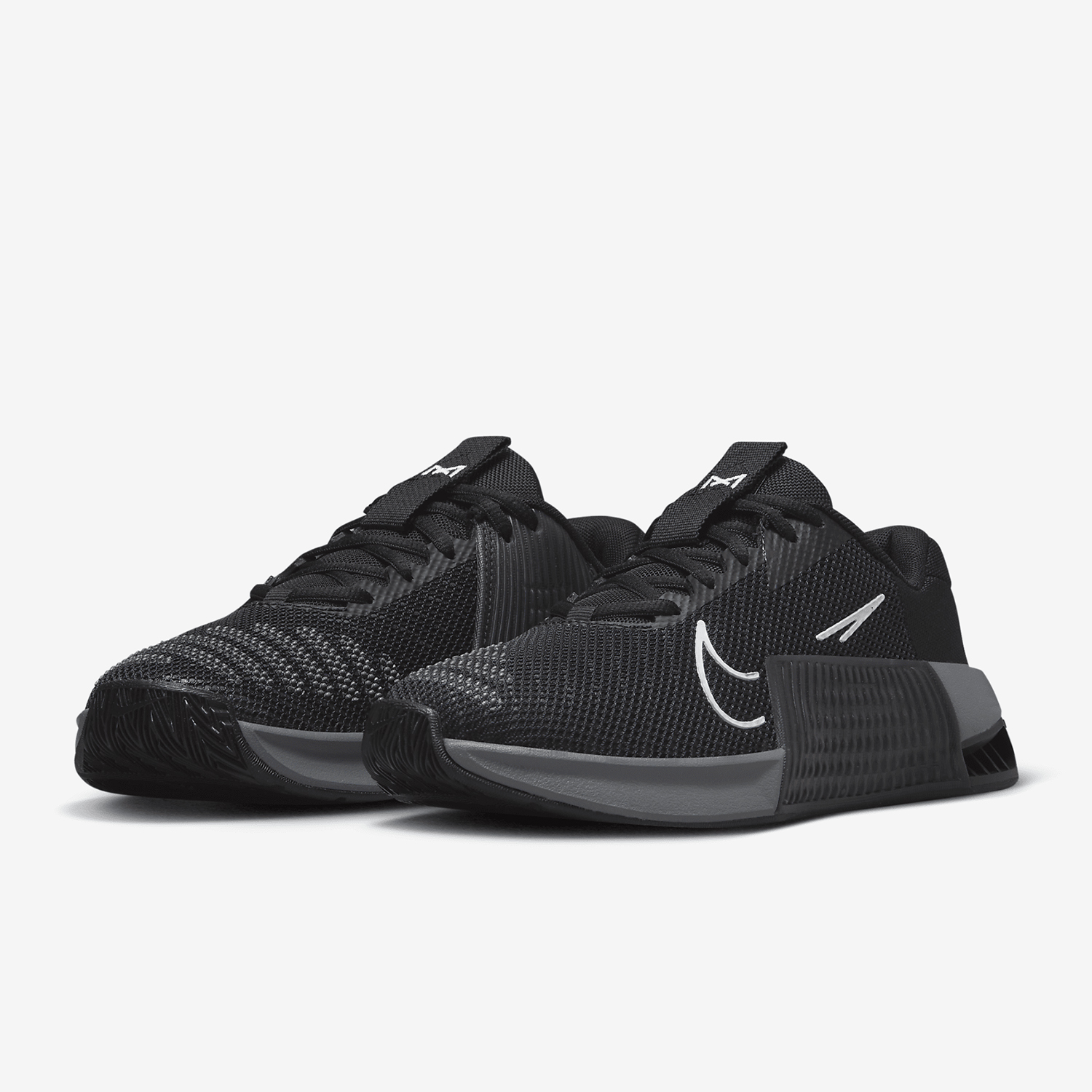 حذاء رياضي نسائي أصلي من نايكي - مراجعة Nike Shoes Metcon 9 وسعره